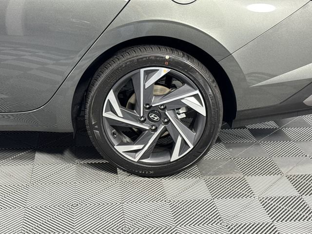 Used 2025 Hyundai Elantra Sport FWD image 17
