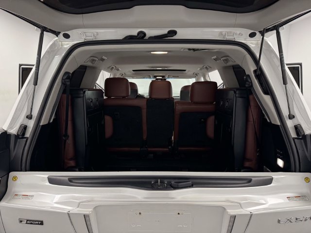 Used 2019 Lexus LX 570 4WD w/ Luxury Package image 23