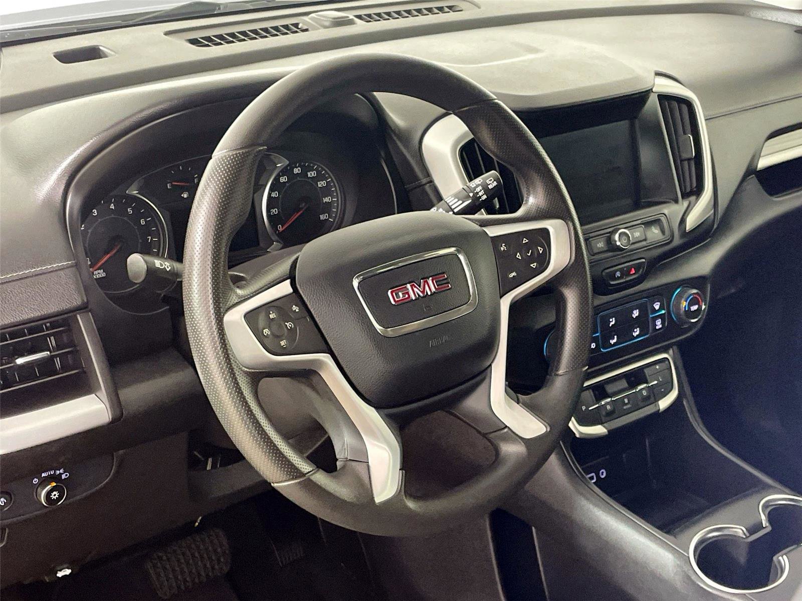 Used 2024 GMC Terrain SLE AWD/4WD image 17