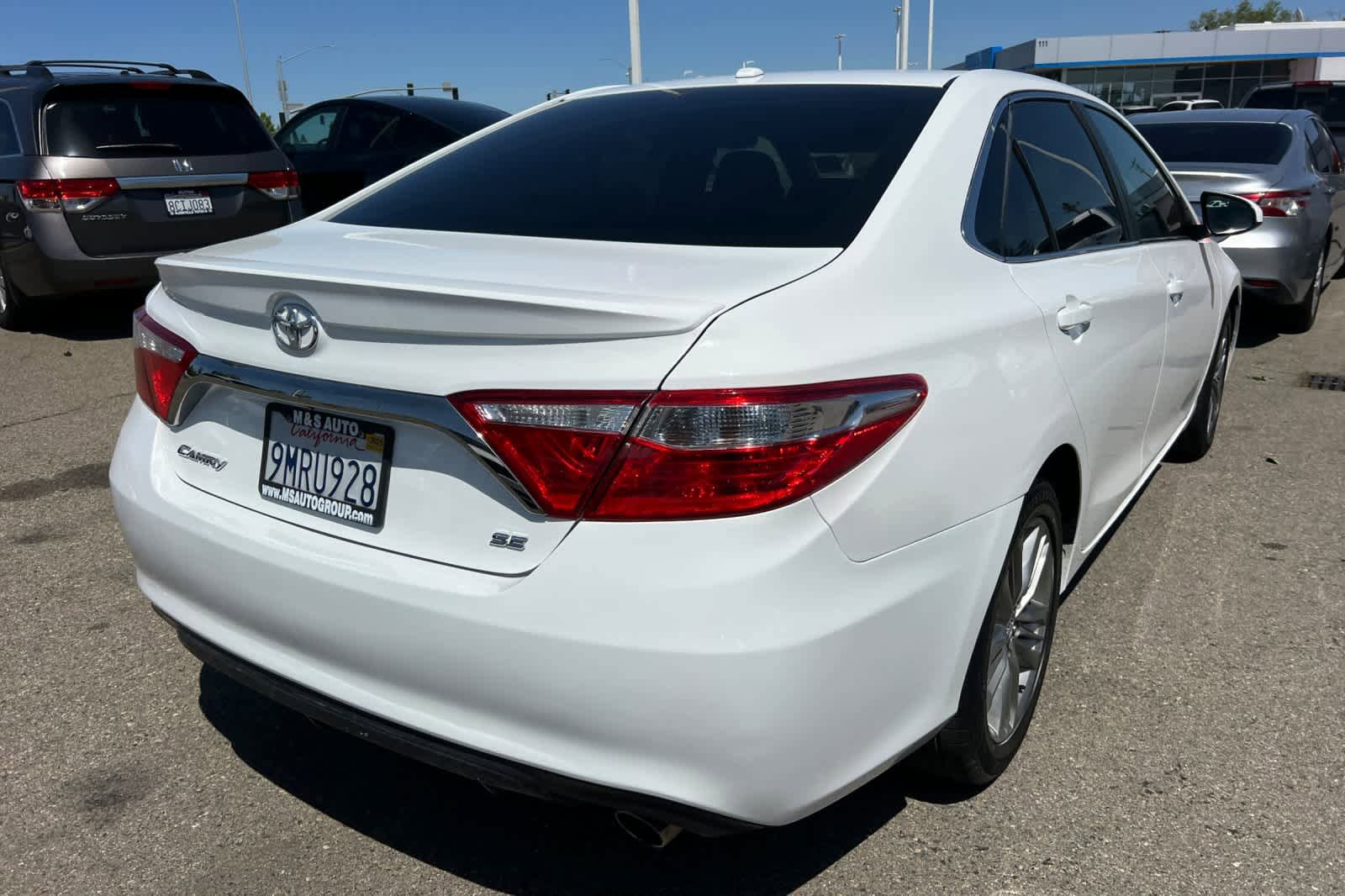 Used 2017 Toyota Camry SE image 4