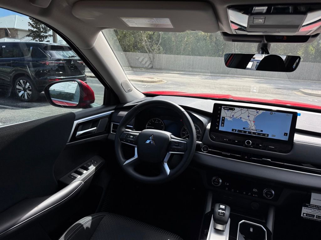 New 2025 Mitsubishi Outlander ES image 24