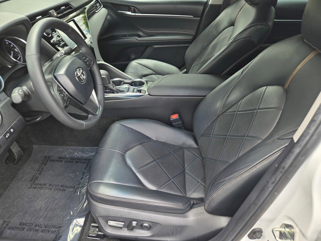 Used 2018 Toyota Camry XLE FWD image 20