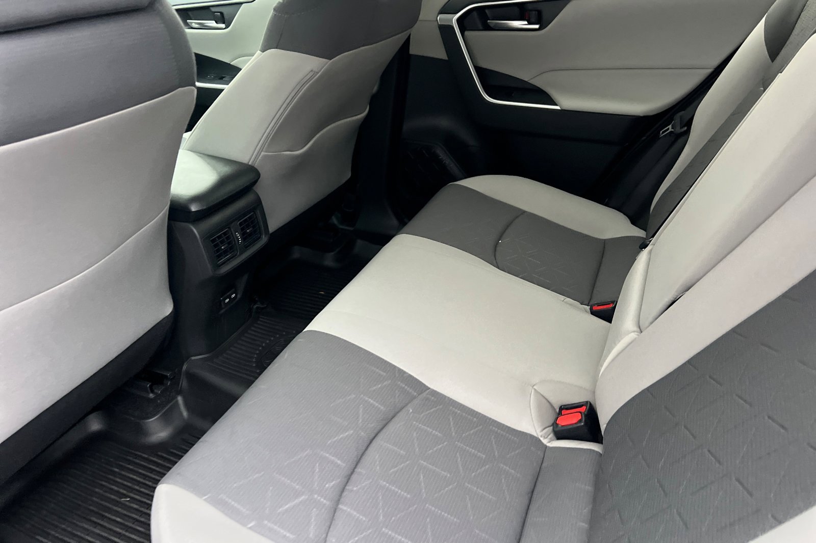 New 2025 Toyota RAV4 XLE w/ Weather Package image 9