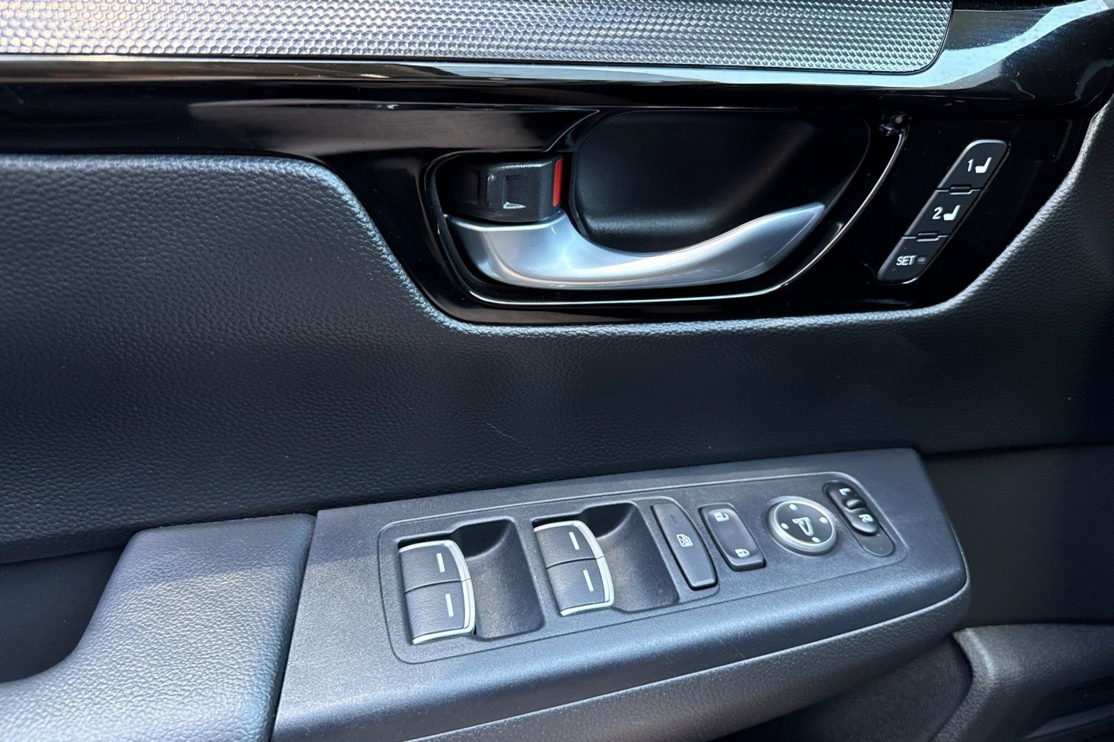 Used 2023 Honda CR-V EX-L image 12