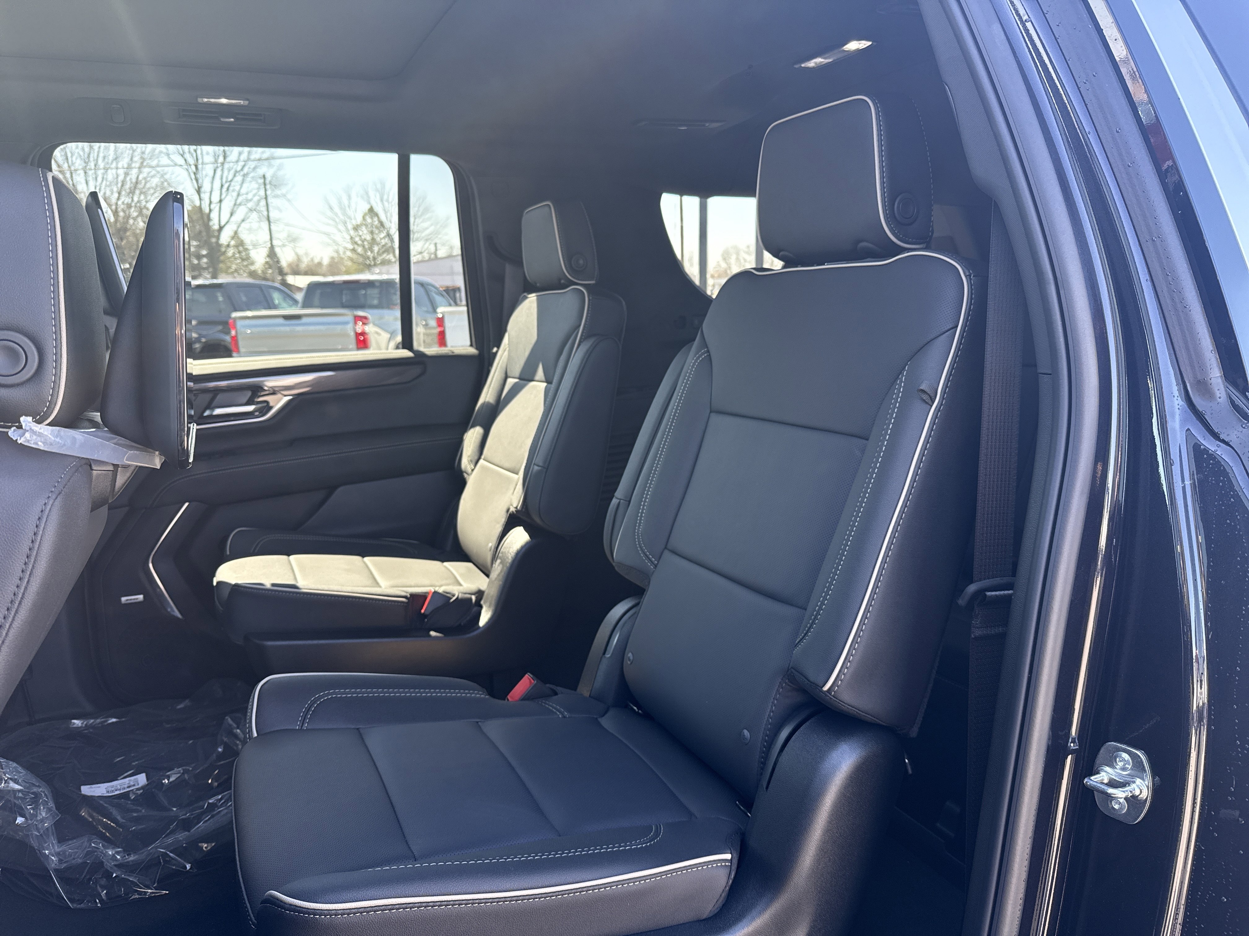 New 2026 GMC Yukon XL Elevation w/ Elevation Premium Package image 12