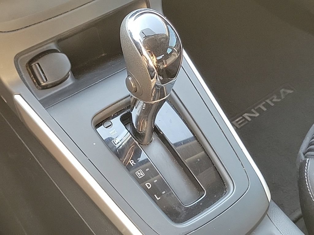Used 2016 Nissan Sentra SV FWD image 28