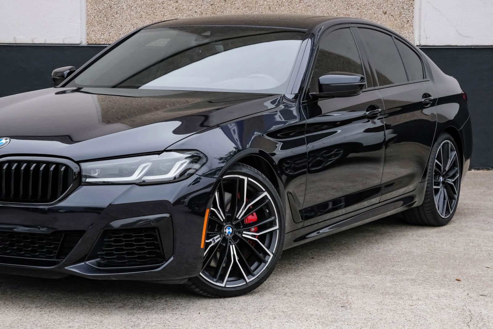 Used 2023 BMW M550i xDrive w/ Executive Package AWD/4WD image 6
