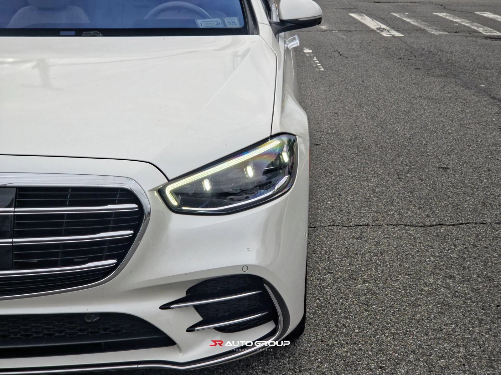 Used 2022 Mercedes-Benz S 500 4MATIC w/ AMG Line Package image 17