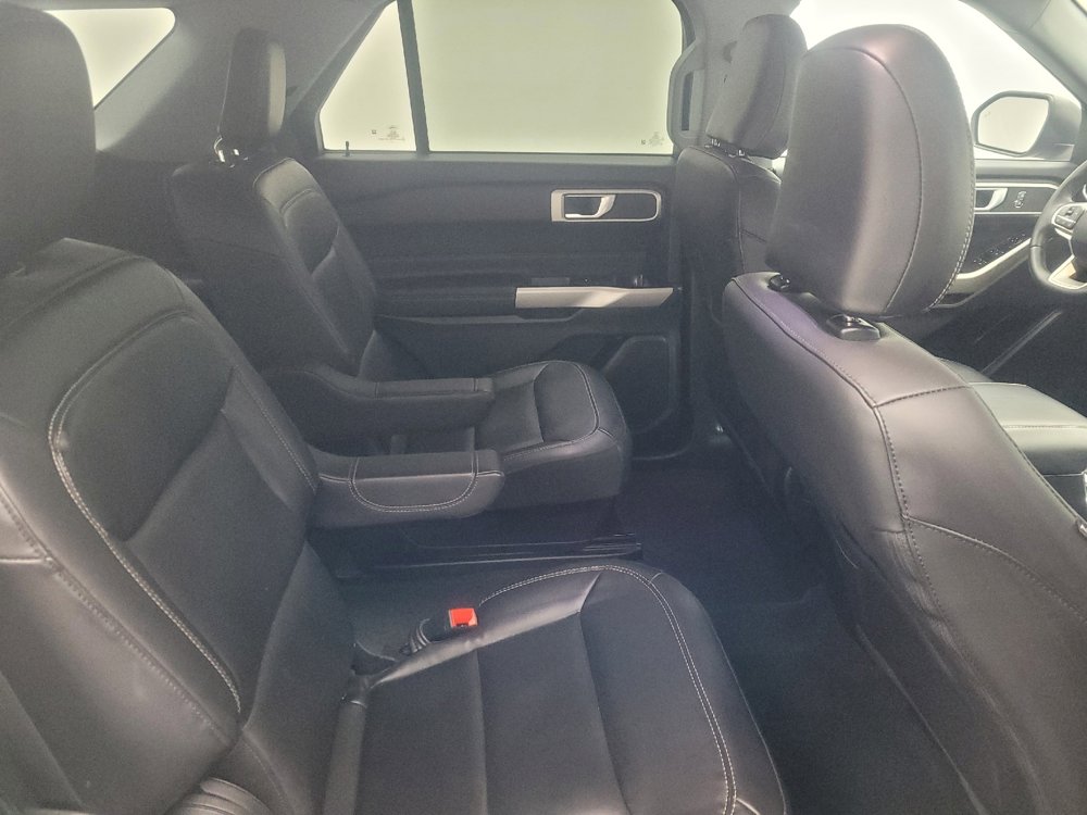 Used 2022 Ford Explorer XLT w/ Equipment Group 202A image 19