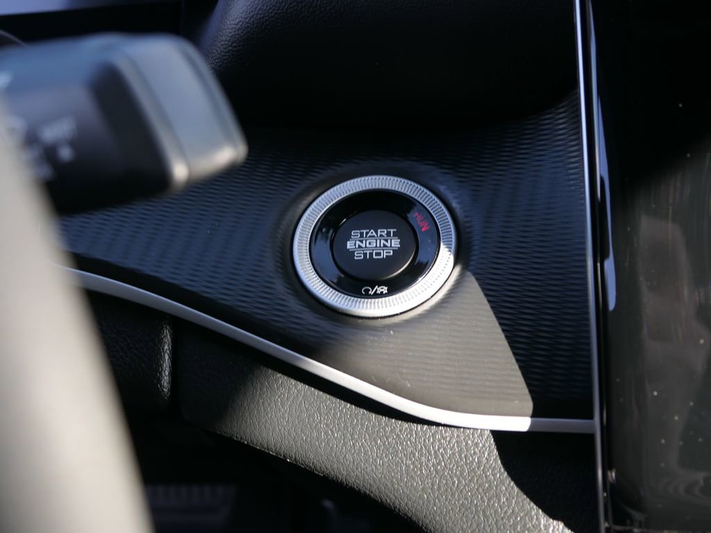 Used 2023 Jeep Grand Cherokee Altitude image 15