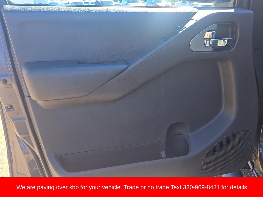 Used 2013 Nissan Frontier SV w/ SV Value Truck Pkg AWD/4WD image 12
