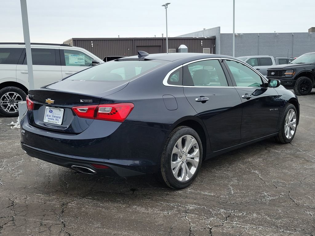 Used 2017 Chevrolet Malibu Premier w/ Driver Confidence Package image 4