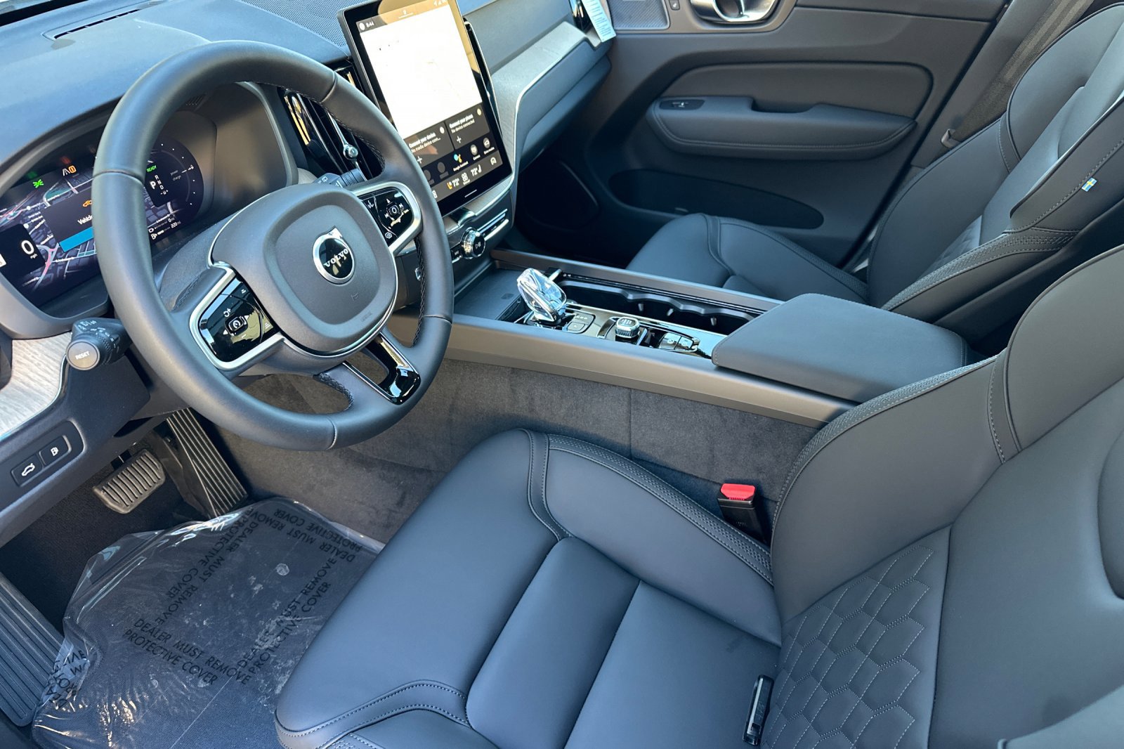 New 2026 Volvo XC60 T8 Plus image 8