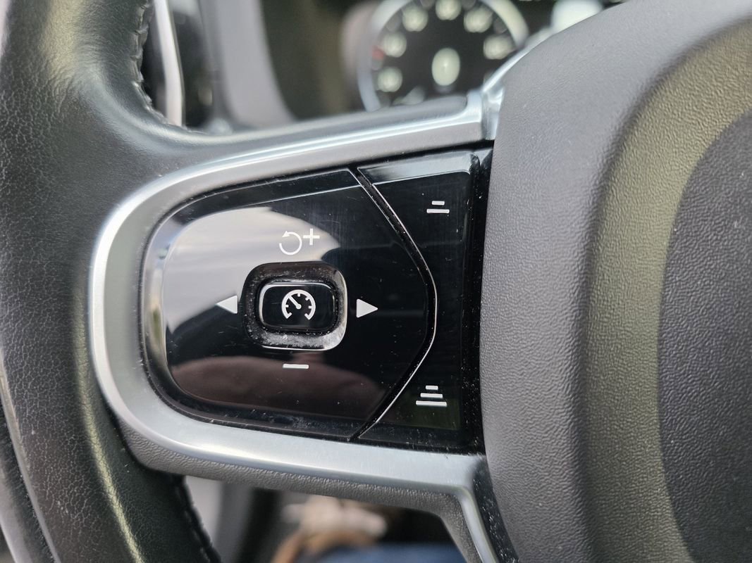 Used 2020 Volvo XC60 T5 Inscription w/ Protection Package image 23