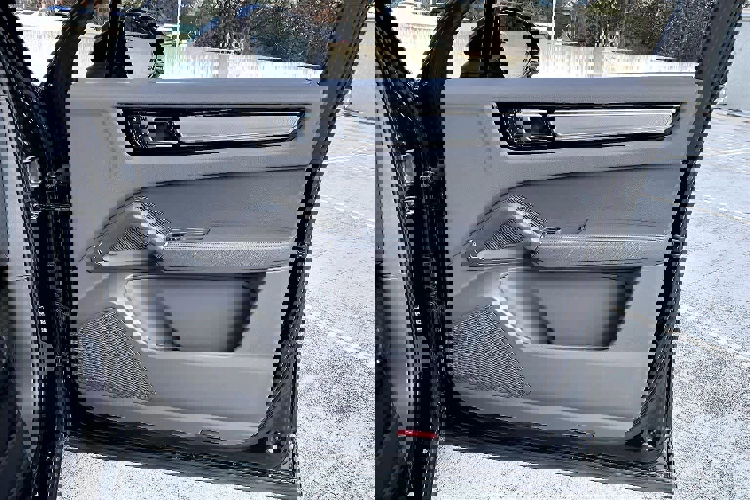 Used 2022 Porsche Cayenne S image 22