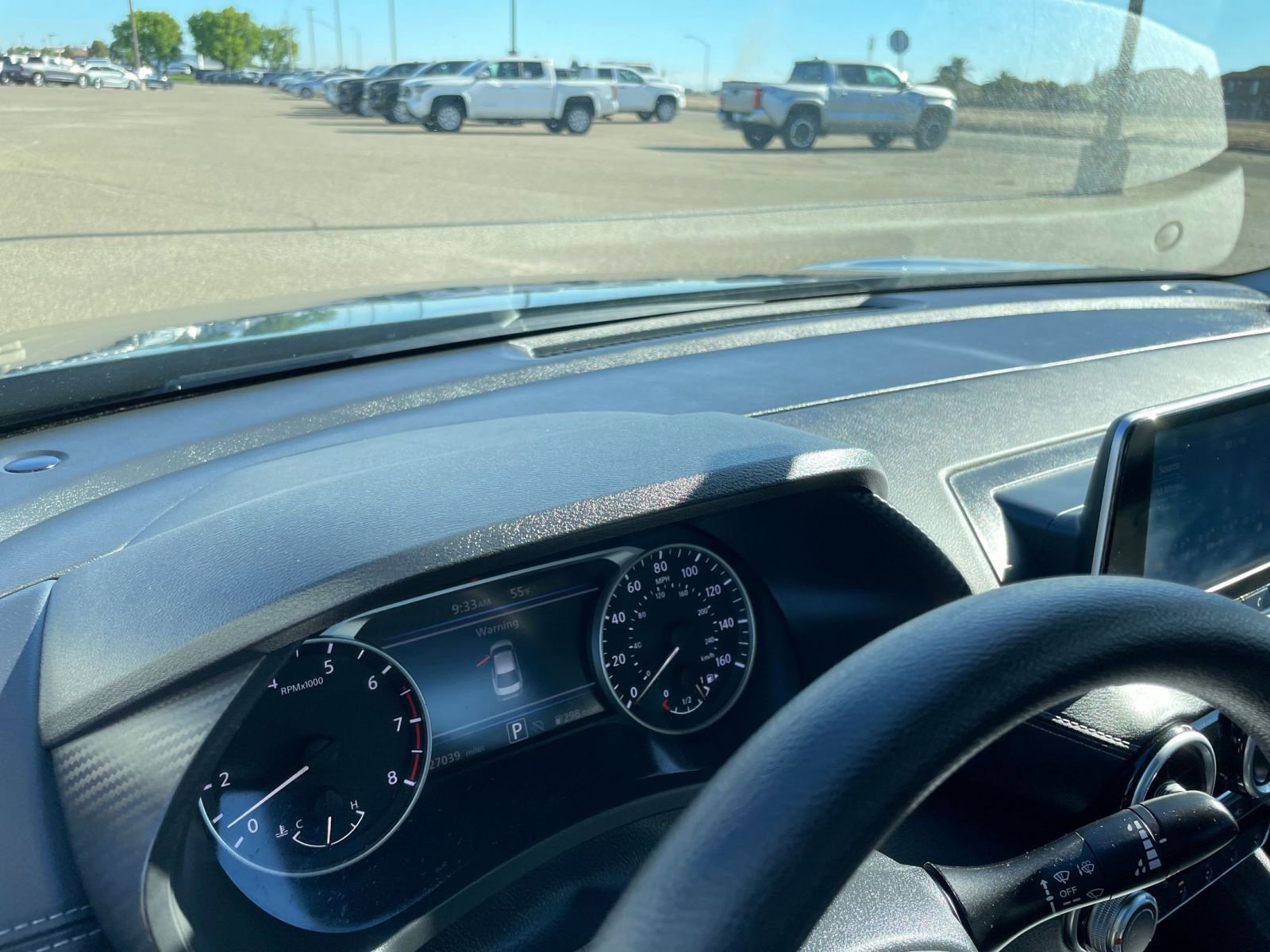 Used 2025 Nissan Sentra SV image 33