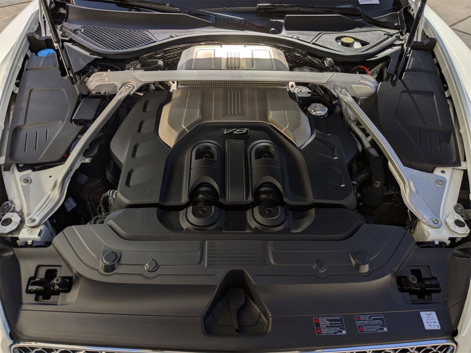 Used 2022 Bentley Continental GT image 33