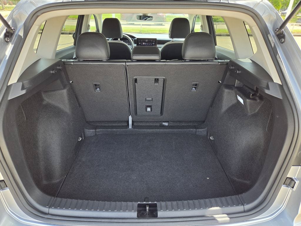 Used 2026 Volkswagen Taos SE FWD image 29
