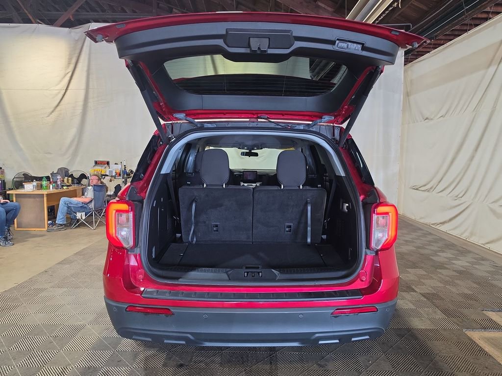 Used 2022 Ford Explorer XLT AWD/4WD image 19