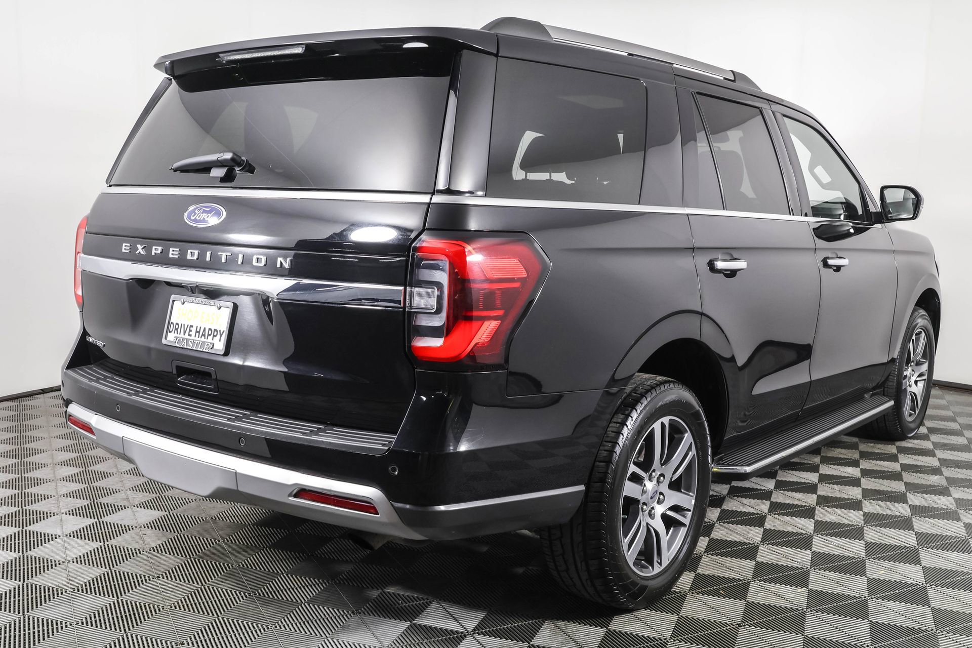 Used 2023 Ford Expedition Limited image 14