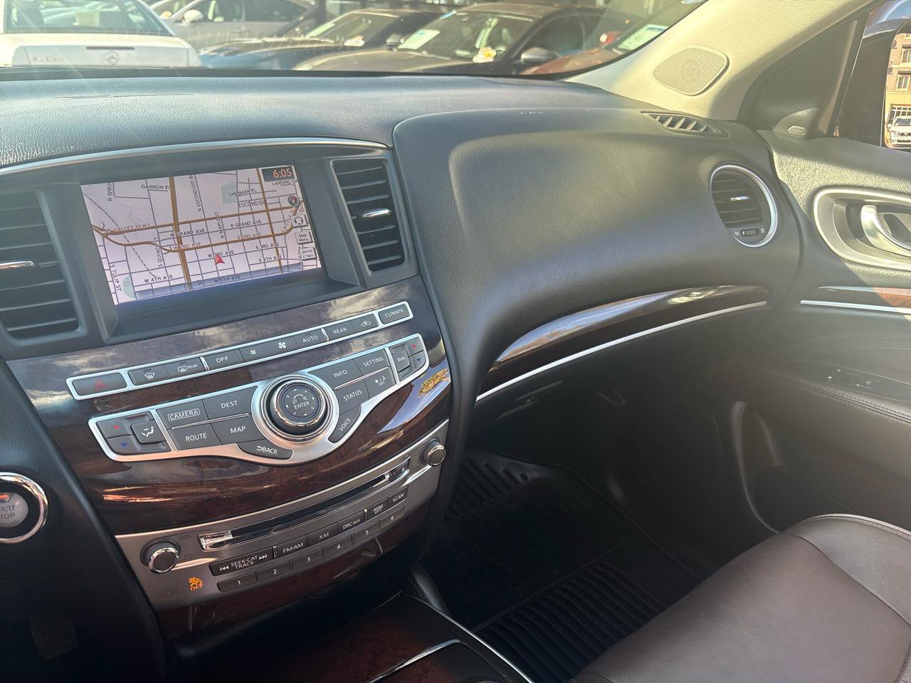 Used 2013 INFINITI JX35 AWD w/ Premium Pkg image 25