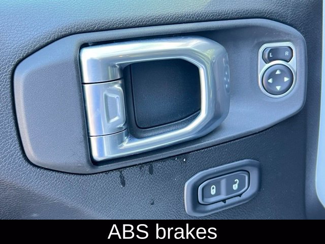 Used 2024 Jeep Wrangler Unlimited Sport AWD/4WD image 19