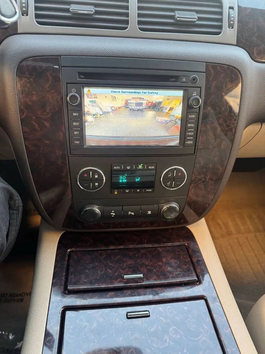 Used 2011 GMC Yukon Denali image 30