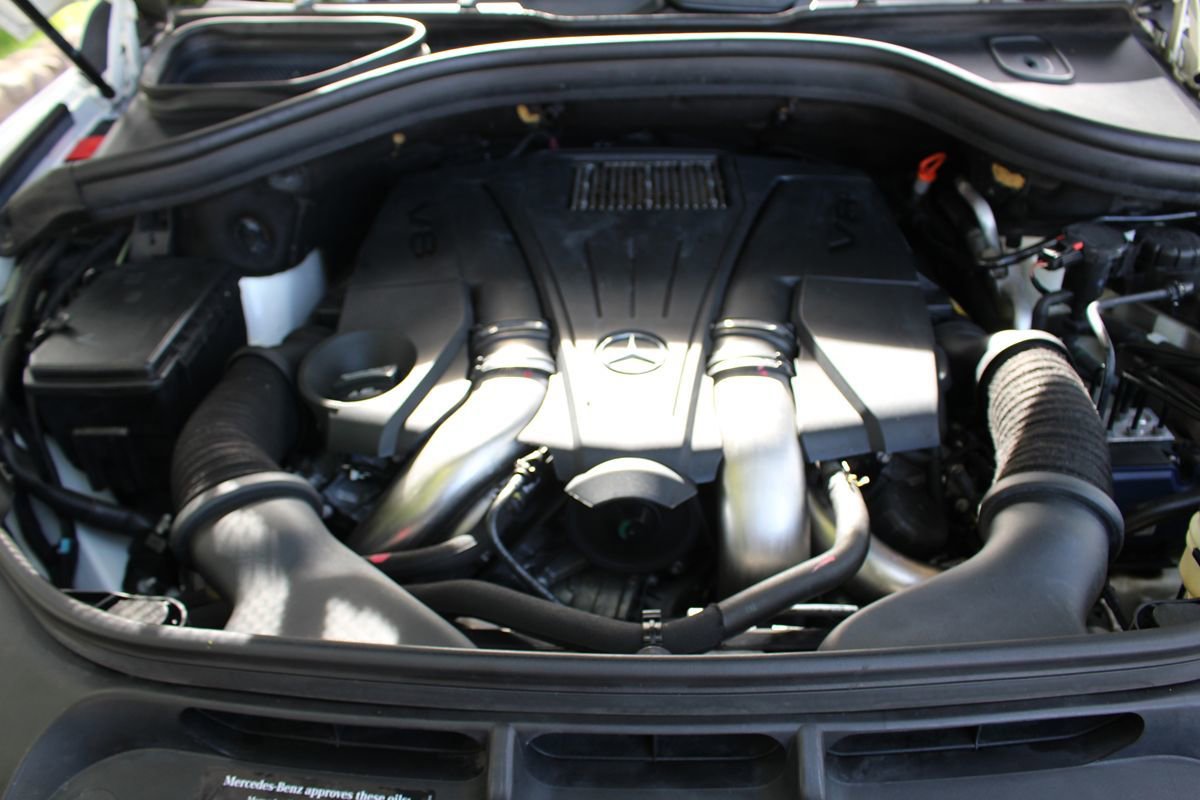 Used 2015 Mercedes-Benz GL 550 4MATIC image 58