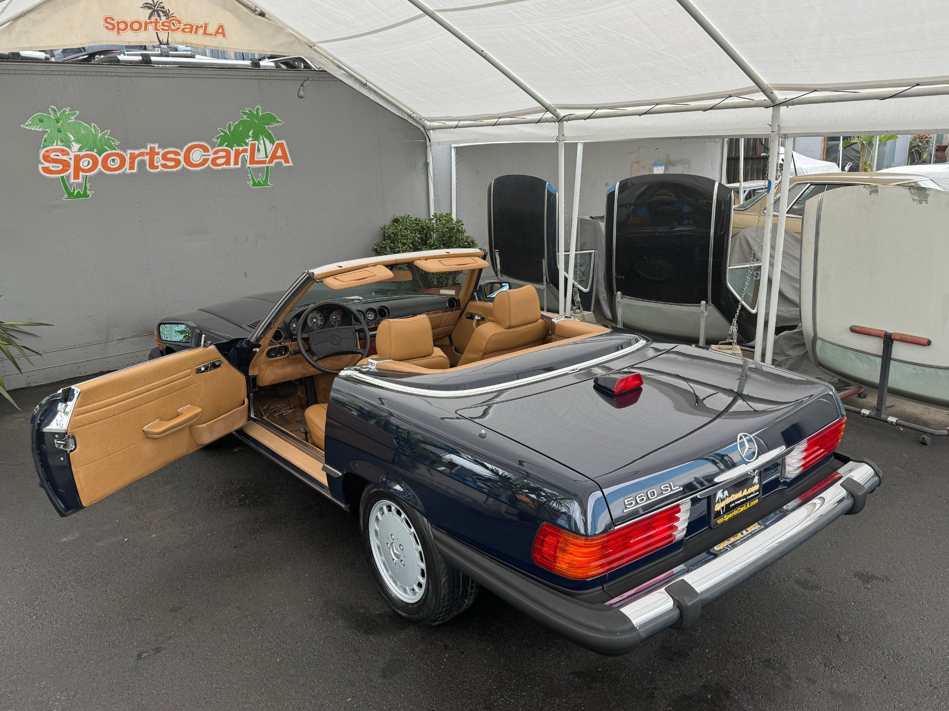Used 1987 Mercedes-Benz 560 SL image 4