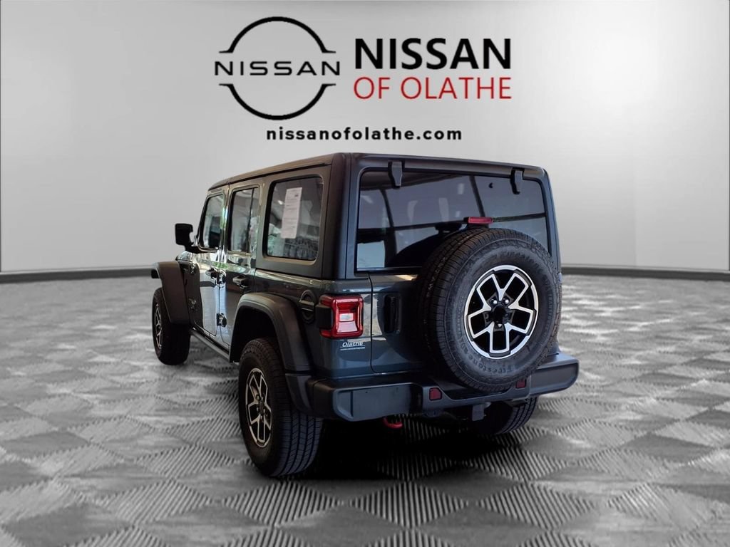 Used 2024 Jeep Wrangler Unlimited Rubicon AWD/4WD image 3