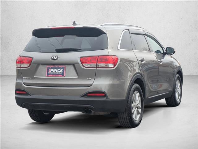 Used 2016 Kia Sorento LX w/ LX Convenience Package image 5