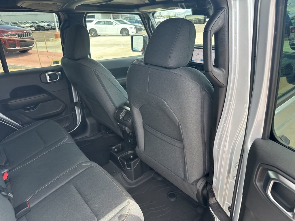 New 2024 Jeep Wrangler Unlimited Sahara w/ Technology Group image 22
