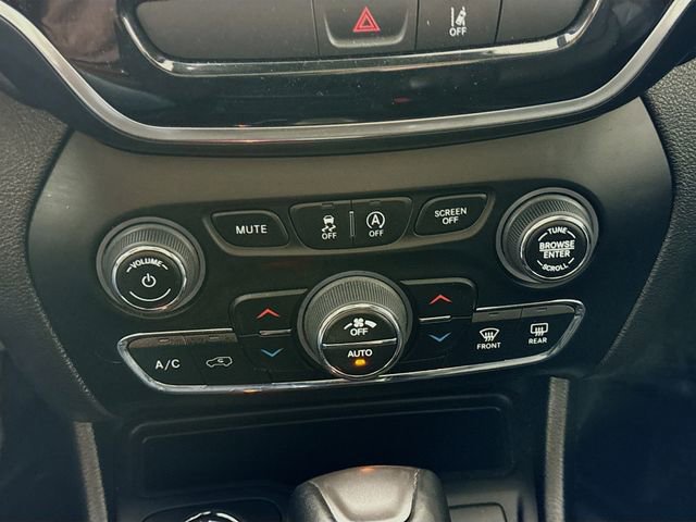 Used 2022 Jeep Cherokee Limited w/ Elite Package image 16