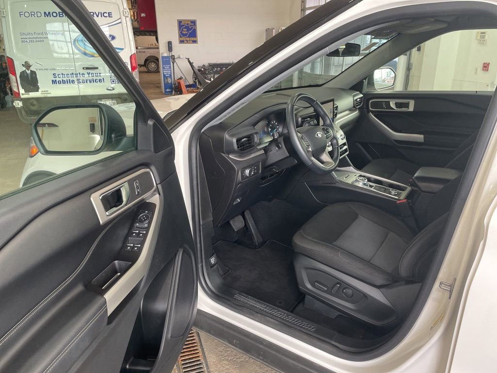 Used 2022 Ford Explorer XLT w/ Class IV Trailer Tow Package AWD/4WD image 15