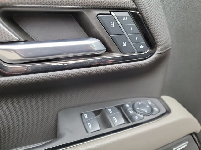 Used 2024 Chevrolet Silverado 2500 ZR2 w/ Technology Package AWD/4WD image 17