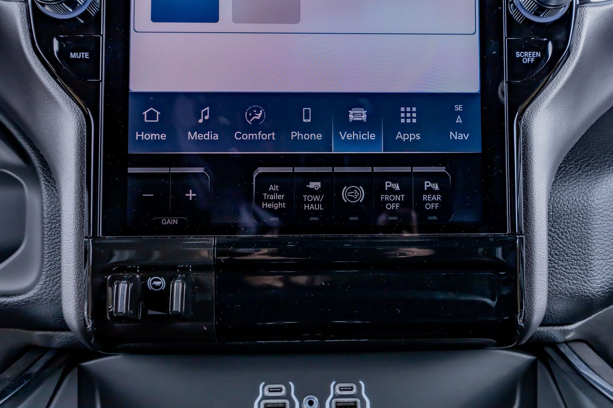 Used 2026 RAM 3500 Laramie image 28