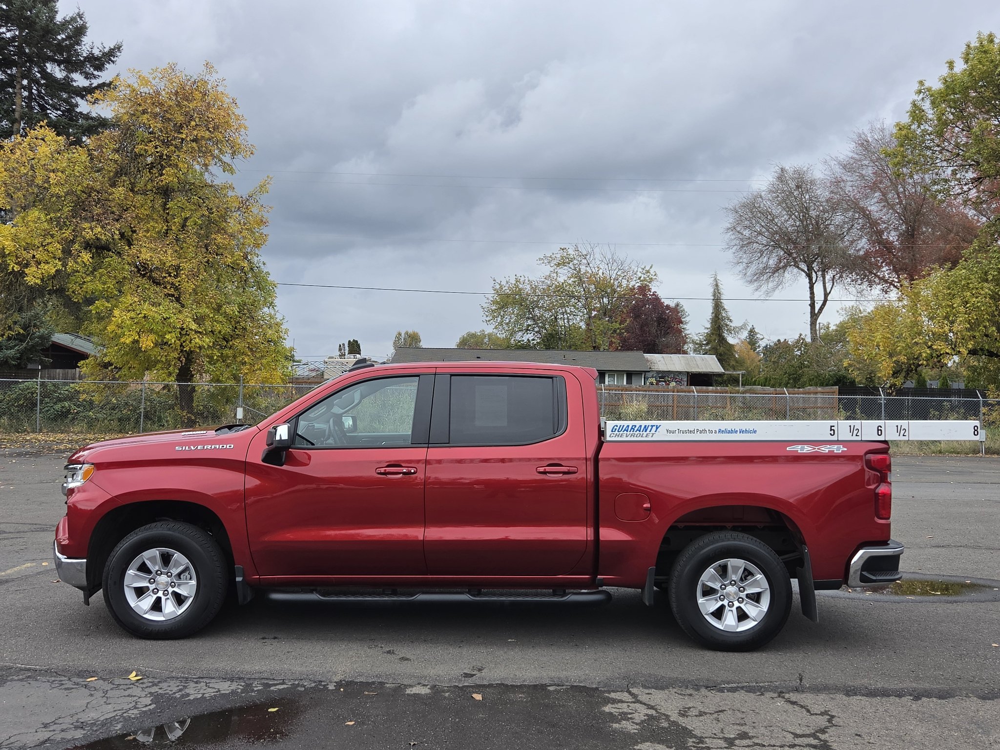 Used 2023 Chevrolet Silverado 1500 LT AWD/4WD image 6