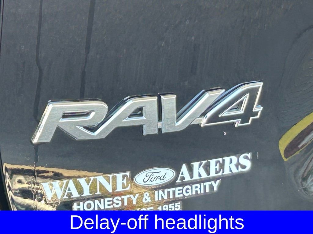 Used 2025 Toyota RAV4 XLE image 21