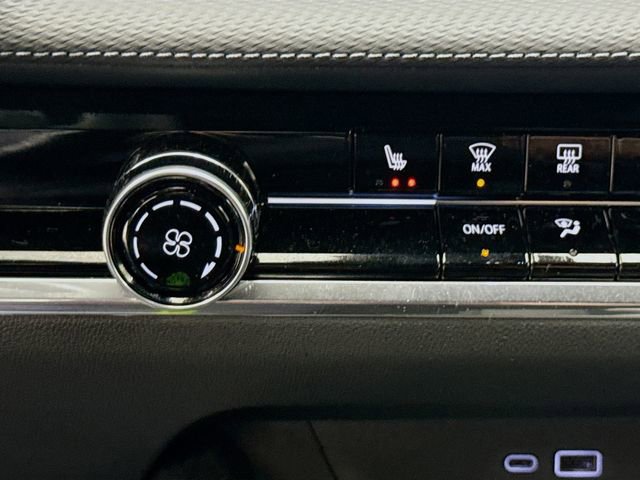 Used 2025 Chevrolet Equinox LT w/ Safety and Technology Package image 21