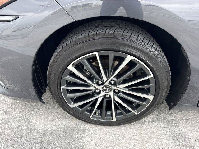 Certified 2025 Lexus ES 350 w/ Premium Package FWD image 10