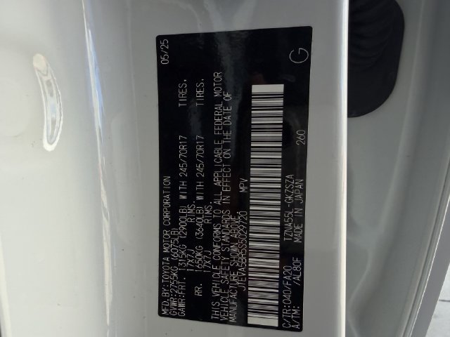 Certified 2025 Toyota 4Runner SR5 AWD/4WD image 27