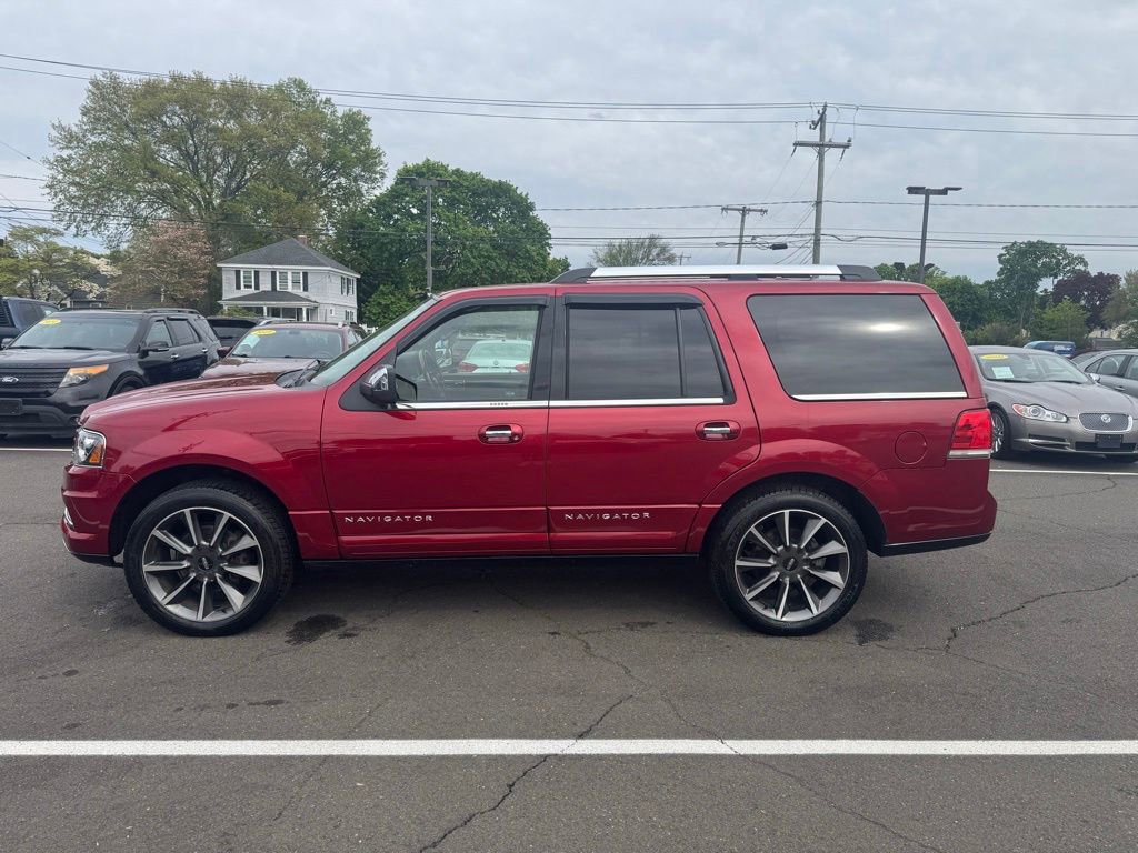 Used 2017 Lincoln Navigator Reserve AWD/4WD image 11