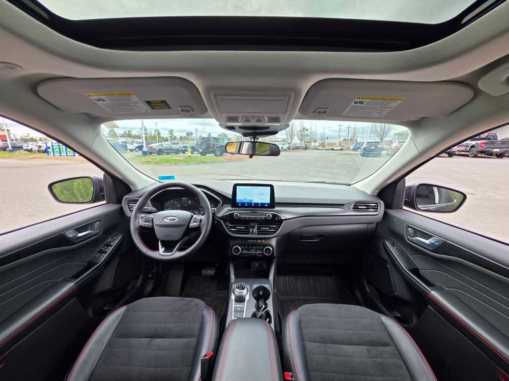 Used 2022 Ford Escape SEL w/ SEL Stealth AWD Package image 17