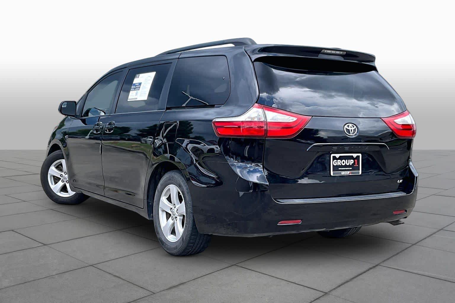 Used 2015 Toyota Sienna LE FWD image 12