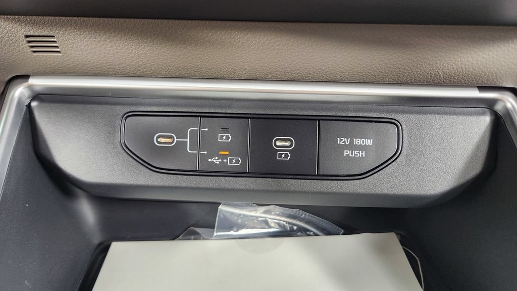 New 2027 Kia Carnival FWD image 32