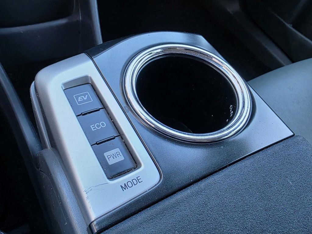 Used 2013 Toyota Prius V Five FWD image 23