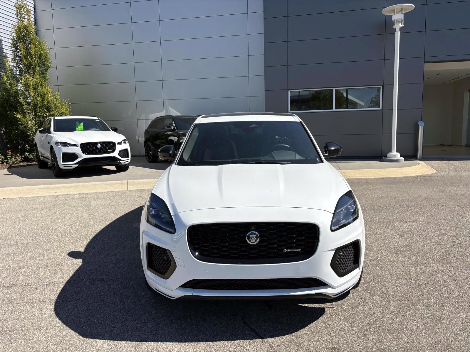 Used 2024 Jaguar E-PACE R-Dynamic SE image 2