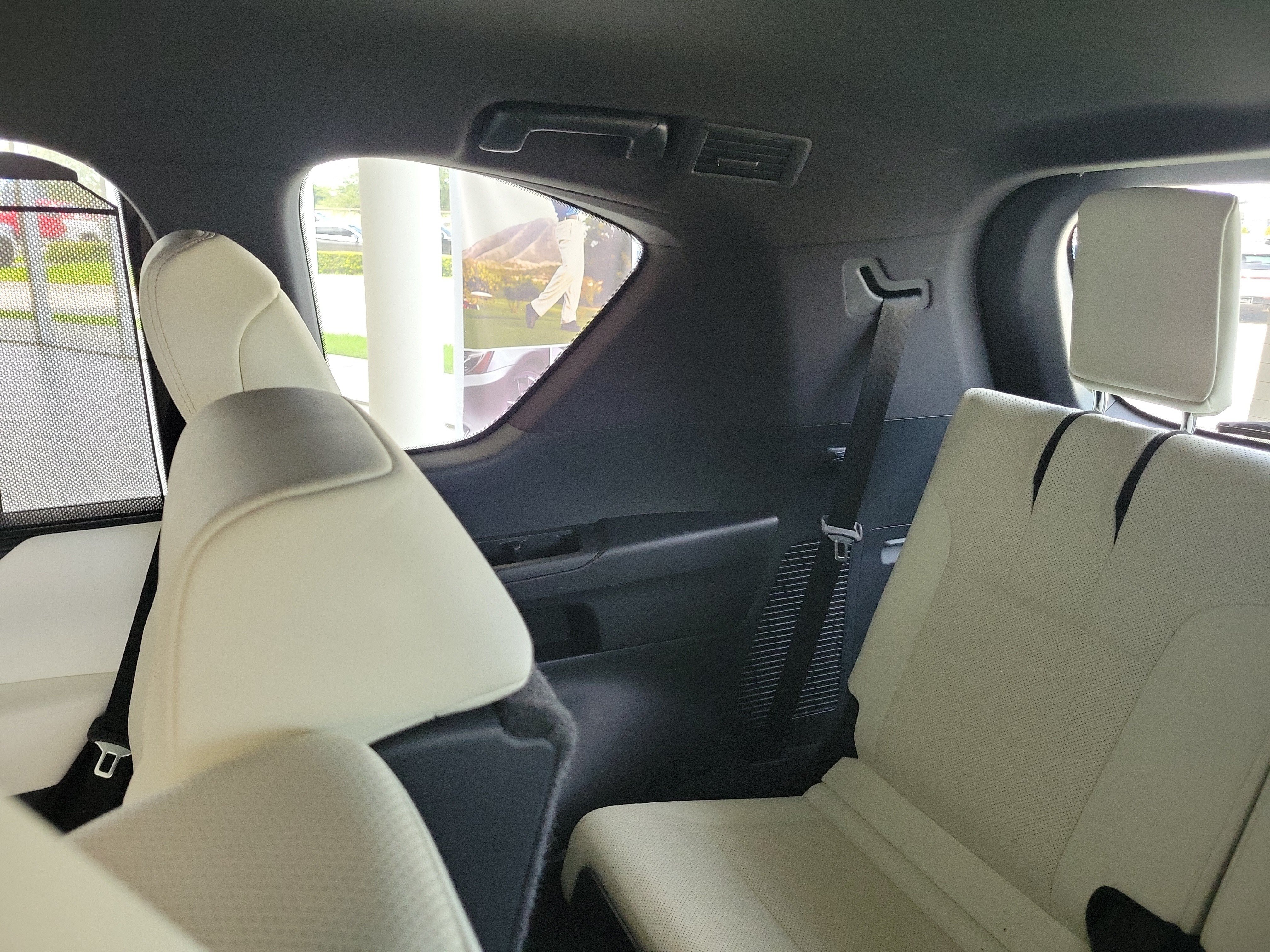 Used 2022 Lexus LX 600 4WD w/ Accessory Package (Z1) image 16
