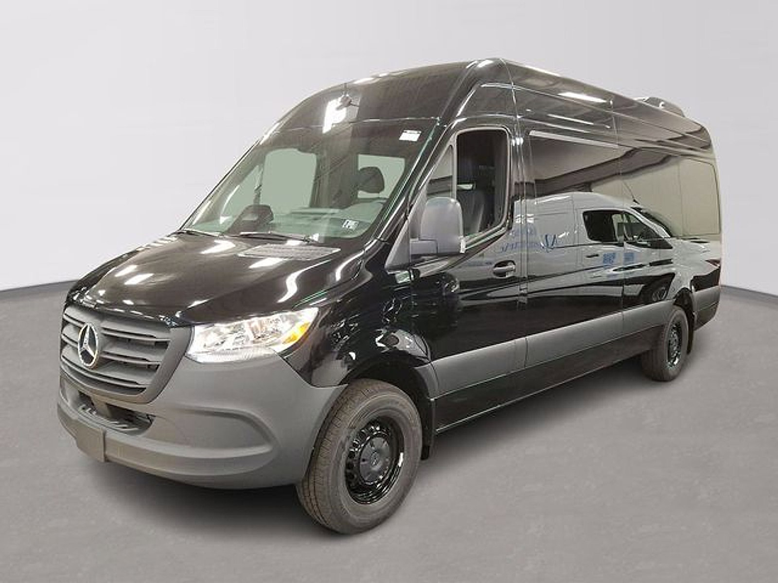Used 2025 Mercedes-Benz Sprinter 2500 image 1
