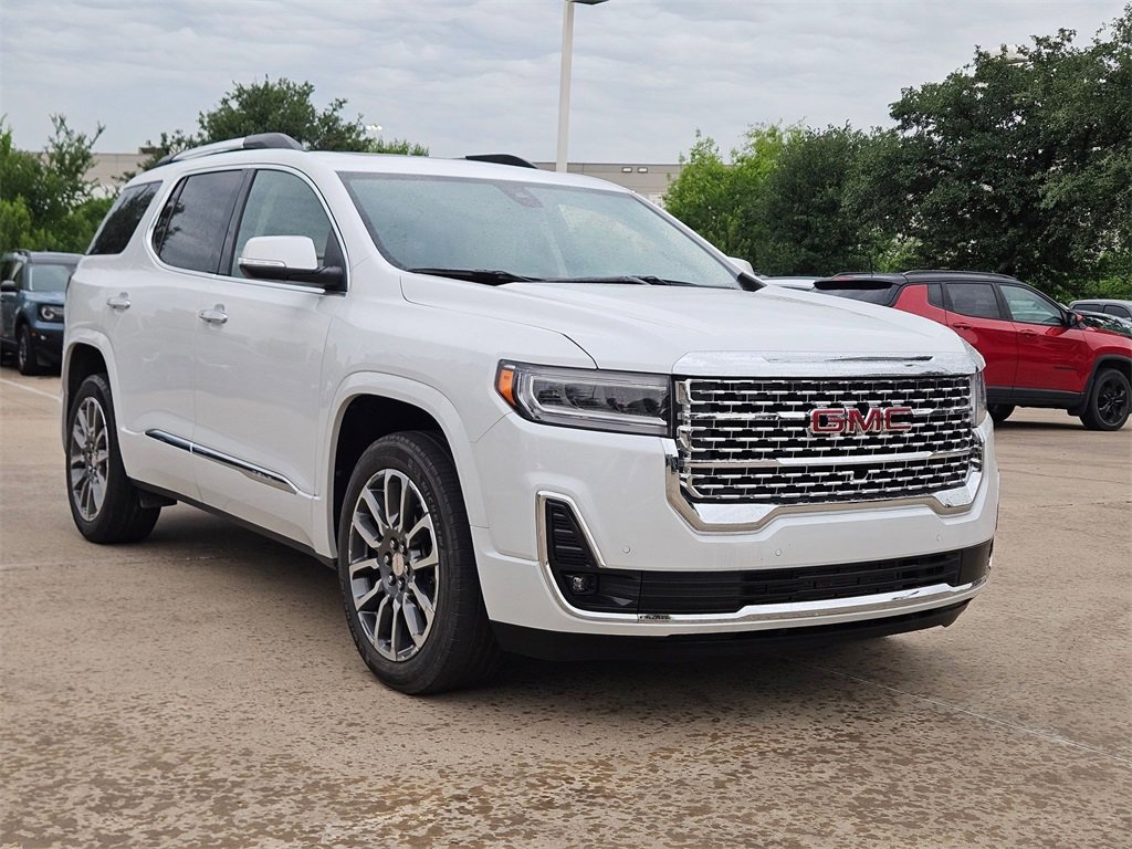 Used 2022 GMC Acadia Denali image 2
